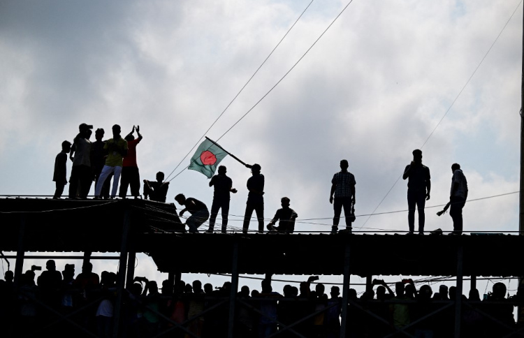 ބަންގްލާދޭޝް އާއި އިންޑިއާގެ ބަހުގެ ހަމަލާ ވަރުގަދަަވަނީ