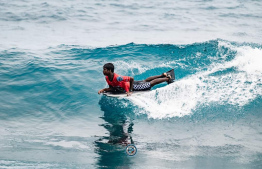 Eyan Ahmed, competing in a heat yesterday at the Visit Maldives Pro 2024. -- Photo: ICB