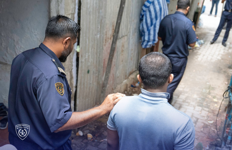 ގަވާއިދާ ހިލާފަށް ޑޮލަރުގެ ވިޔަފާރިކުރި މީހަކު ހައްޔަރު