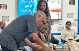 Mohamed Shiyam donates 700 books to the National Library