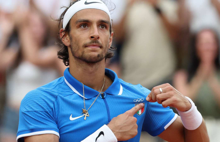 އޮލިމްޕިކްސް އިން މެޑަލް ހޯދި އިޓަލީ ތަރީގެ ކަރުގައި ދިވެހި ފަށުފުލެއް