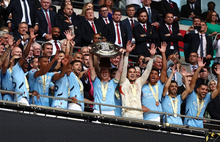 ފަހުވަގުތު ލަނޑުދީފައި ސިޓީން ޝީލްޑް އުފުލާލައިފި