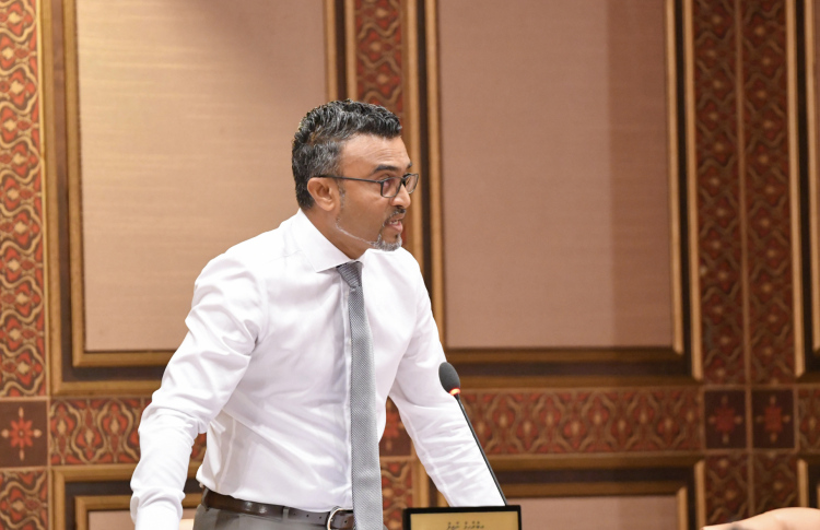 "ބެންޗާ ކުޅެނީ ބޭނުންވާ ކަންތައްތައް ނުވެގެން"