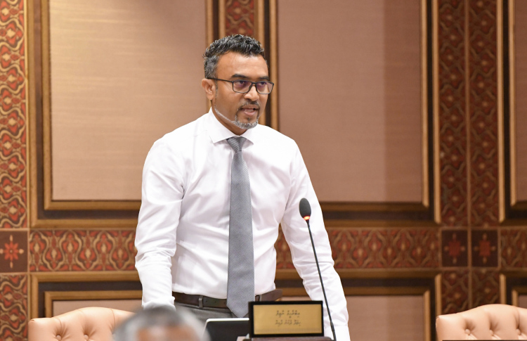 ބިލުން މީޑިއާގެ މިނިވަންކަން އެތައް ދަރަޖައެއް ފަހަތަށް