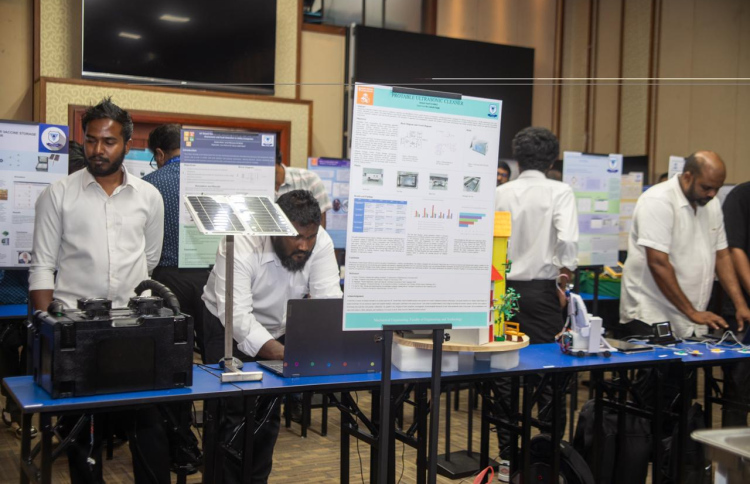 އިންޖިނިއަރިން އެގްޒިބިޝަނެއް ވިލާ ކޮލެޖުން ބާއްވައިފި