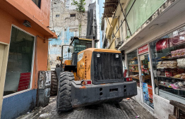 Ongoing demolition of Maafannu Rabeeuvilla. -- Photo: Nishan Ali / Mihaaru News