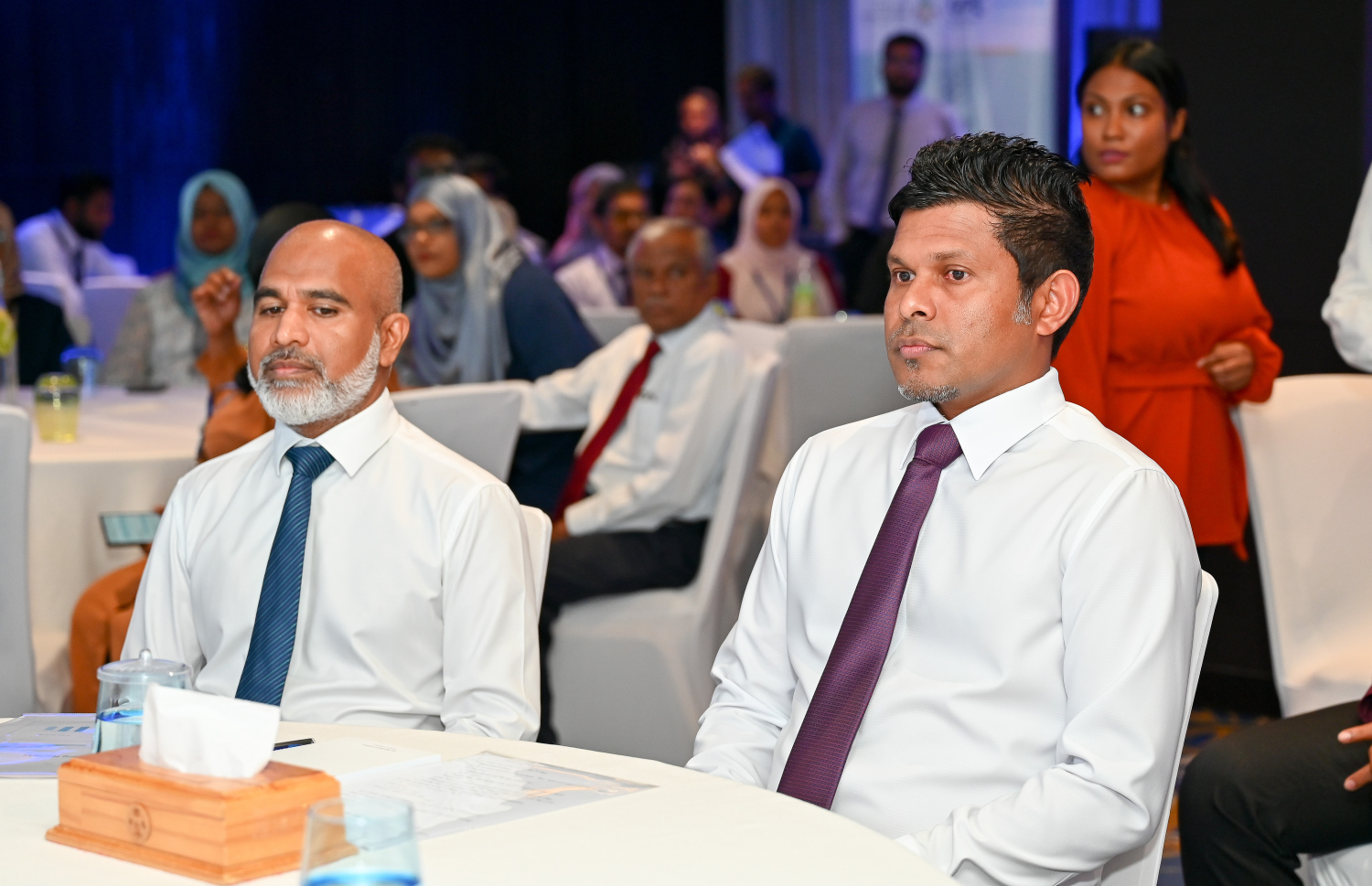 ނައިބް ރައީސް ހުސައިން މުހައްމަދު ލަތީފާއި އެޑިޔުކޭޝަން މިނިސްޓަރު ޑރ، އިސްމާއިލް ޝަފީއު.-- ފޮޓޯ: ނިޝާން އަލީ / މިހާރު