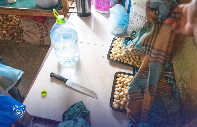 މި ފަހަރު ހެދިކާ މަތީގައި ހުރީ މުންޑު އަޅާފައި!