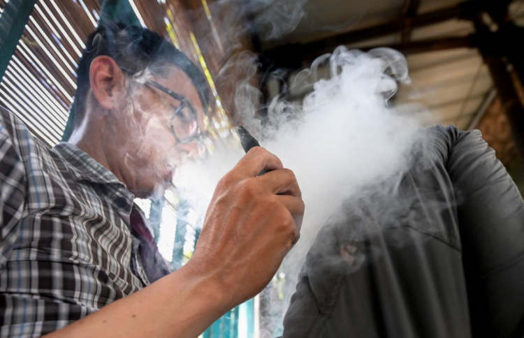 ވޭޕް އެތެރެކުރުން މަނާކުރަން ރައީސްގެ އަރިހުން އެދިއްޖެ