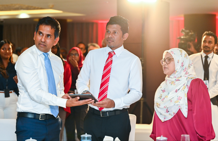 "ޓްރޭޑިއަން" ނެޝަނަލް ސިންގަލް ވިންޑޯ ތައާރަފްކޮށްފި