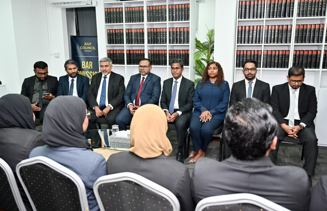 ލިޔުން އެޓެސްޓުކުރަން ވަކީލުންނަށް ހުރަހެއް ނެތް