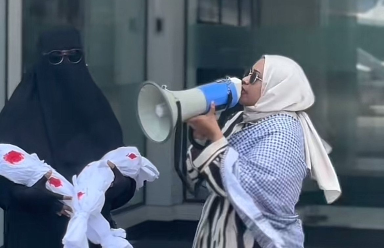 މުޒާހަރާކޮށްގެން ހައްޔަރުކުރި ދެ މީހުން ދޫކޮށްލައިފި