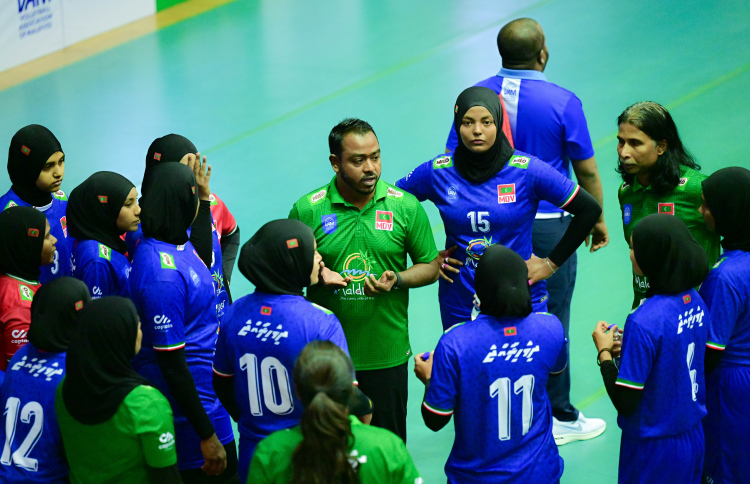 ސެމީގެ މެޗަށް ކުޅުންތެރިން މާ ބޮޑަށް ސަމާލުވާނެ: ކޯޗު