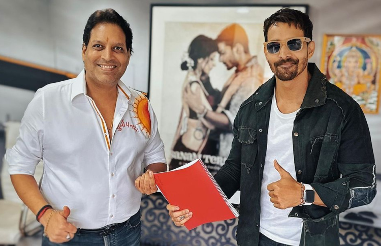 "ސަނަމް ތޭރީ ކަސަމް"ގައި ލީޑު ރޯލު ކުޅުނު ހަރުޝްވަރުދަން ރާނޭ އާއި ޕްރޮޑިއުސަރު ދީޕަކް މުކުތު.