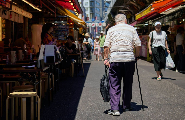 ޖަޕާނުގެ ދުވަސްވީ މީހުންގެ އާބާދީއަށް ރެކޯޑް އުފުލުމެއް