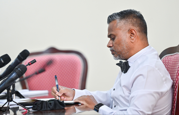 ބަދަލުދިން މައްސަލާގައި ޖިނާއީ ތަހުގީގެއް ހިންގަނީ