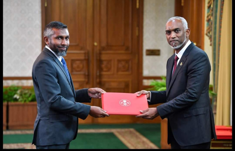 ކެބިނެޓް ސެކްރެޓަރީ އަހުމަދު ބީއެމްއެލްގެ ބޯޑަށް
