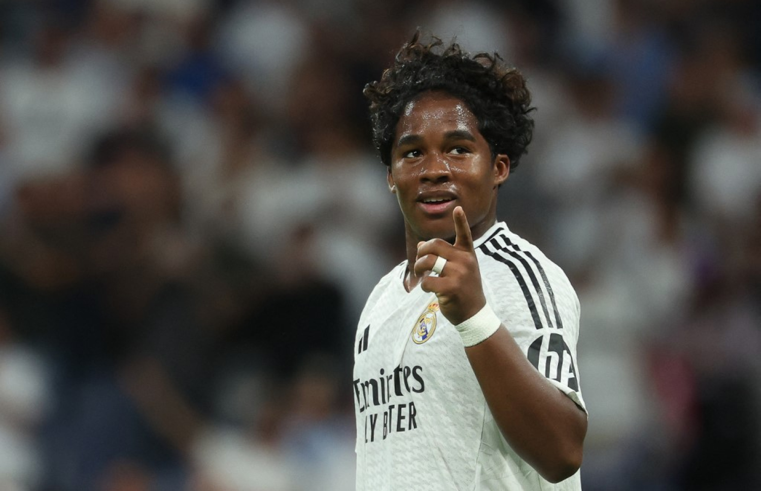 ރެއާލުގެ ބްރެޒިލް ފޯވާޑް އެންޑްރިކް ލަނޑު ޖެހުމަށް ފަހު އުފާފާޅުކުރަނީ. --ފޮޓޯ: އޭއެފްޕީ