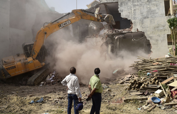 އަދަބަކަށް ގެދޮރު ހަލާކު ނުކުރަން އިންޑިއާގައި އަމުރެއް