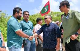 CEO of Maldives Ports Limited (MPL) Mohamed Wajeeh being welcomed to Haa Alif Uligan upon his arrival to inaugurate the Uthuru (North) ISPS Gateway Project. -- Photo: Nishan Ali / Mihaaru News