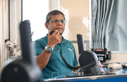 MPL Hub Master Hassan Zareer giving instructions for bunkering service.-- Photo: Nishan Ali / Mihaaru