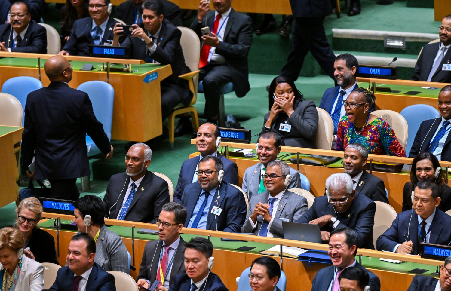 ސެޕްޓެމްބަރު 24، 2024: އދ. ގެ އާންމު މަޖިލިހުގެ 79 ވަނަ ސެޝަންގައި ރައީސް ޑރ. މުހައްމަދު މުއިއްޒު އަދި ދިވެހި ސަރުކާރުގެ ބައެއް އިސްވެރިން ބައިވެރިވެވަޑައިގަންނަވަނީ.-- ފޮޓޯ: ރައީސް ޢޮފީސް