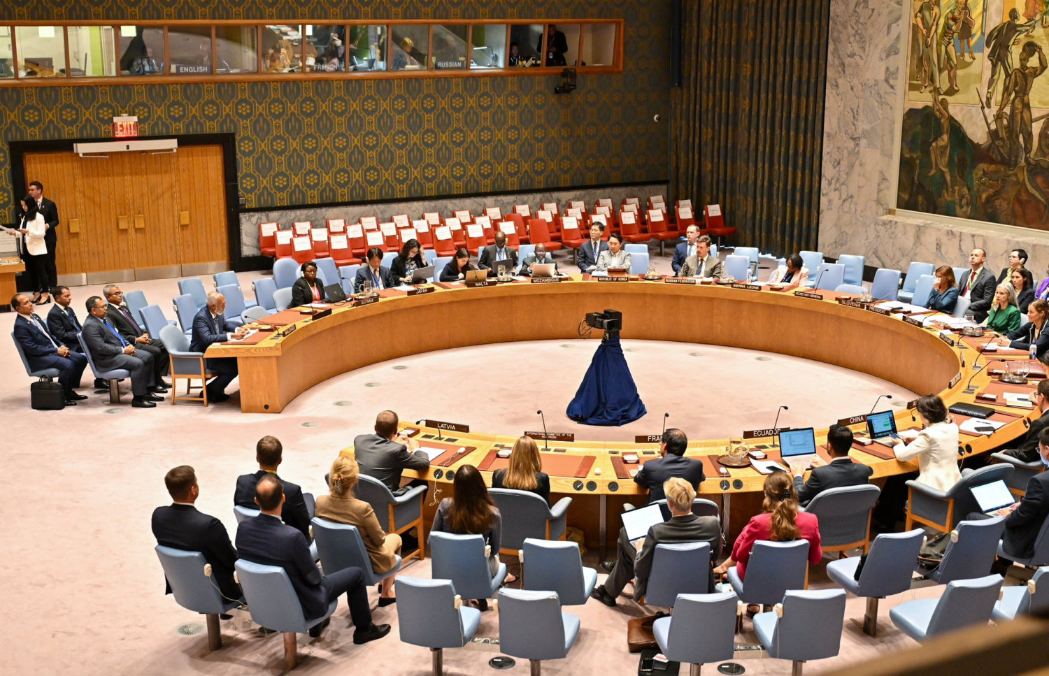 އދ.ގެ ސަލާމަތީ މަޖިލީހުގައި ރައީސް ޑރ. މުހައްމަދު މުއިއްޒު ވާހަކަ ދައްކަވަނީ. -- ފޮޓޯ: ރައީސް އޮފީސް