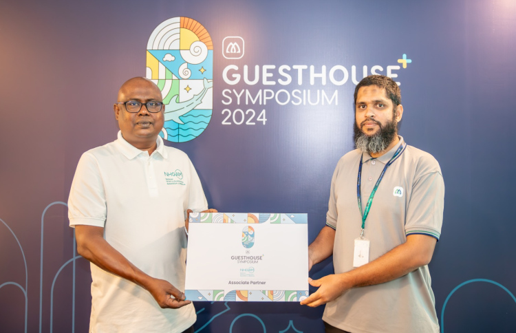 ގެސްޓްހައުސް ސިމްޕޯޒިއަމްގެ ޕާޓްނަރުންނާއެކު ސޮއިކޮށްފި