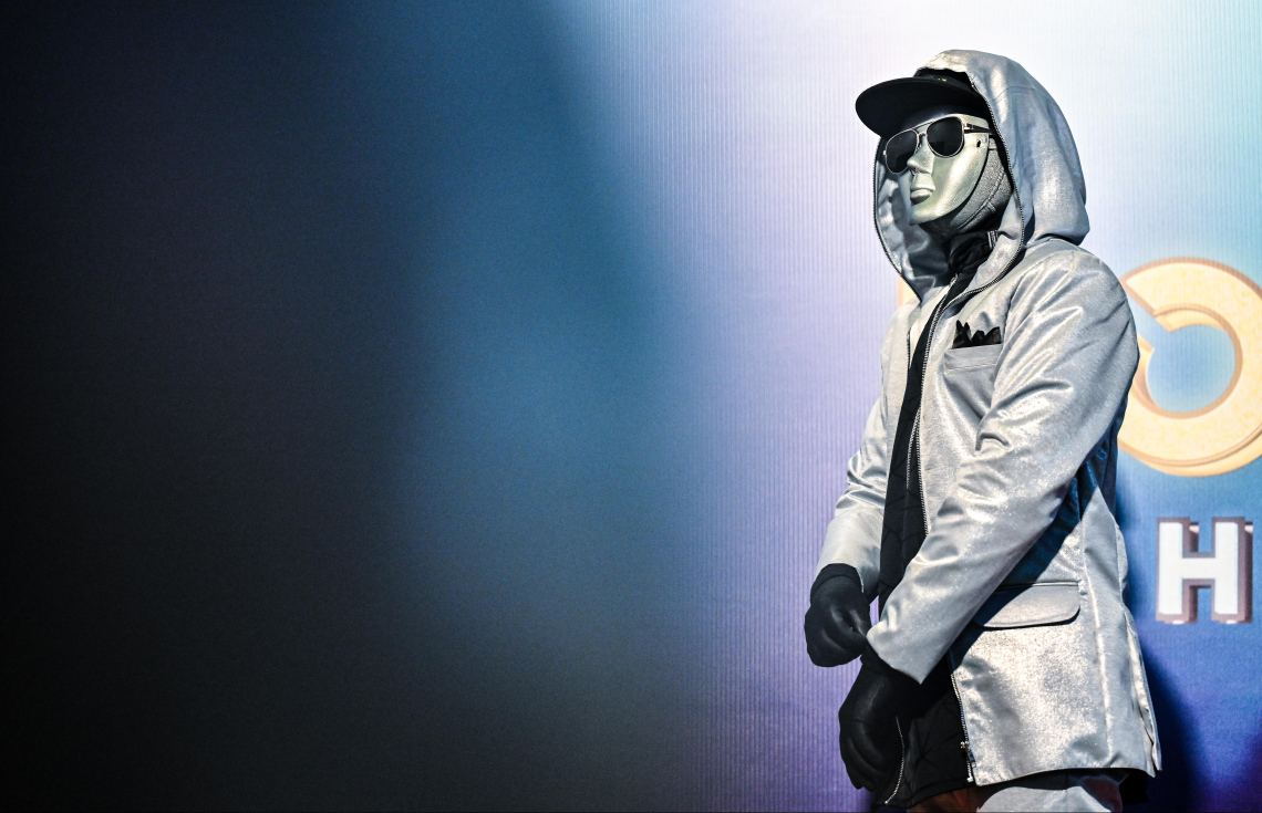 ކުޑަކުދިންގެ ފިލްމް "ރޮބޯމޭން: ދަ މޫވީ"ގެ ރެޑްކާޕެޓް އިވެންޓުގައި ރޮބޯމޭން.-- ފޮޓޯ: ފަޔާޒް މޫސާ | މިހާރު