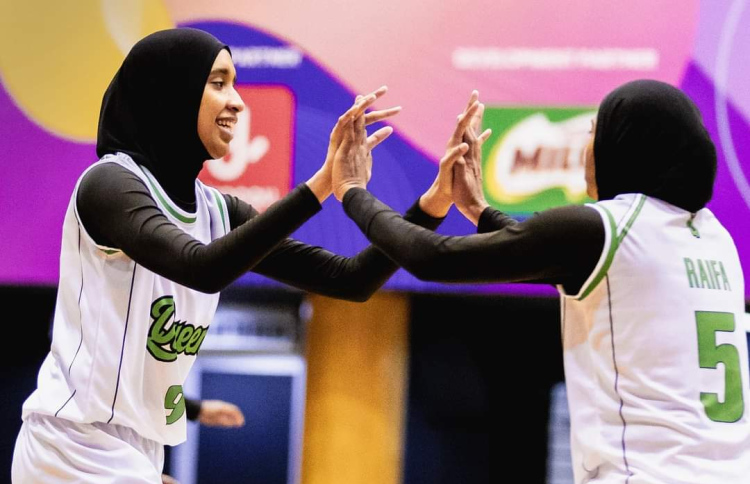 ރާއްޖޭގެ ކުއީންސް އިން ލަންކާ އީގަލްސް ބަލިކޮށްފި