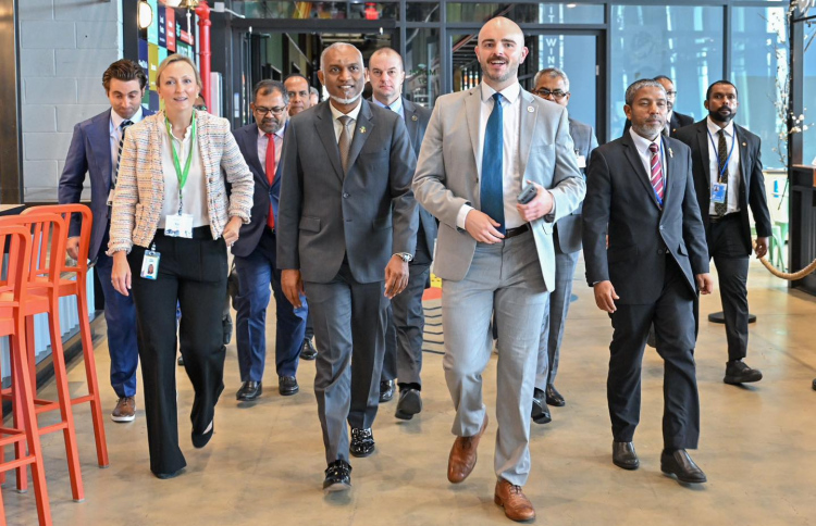 ގޫގުލް އޮފީހާ އެކު މަސައްކަތްކުރަން މަޝްވަރާކޮށްފި