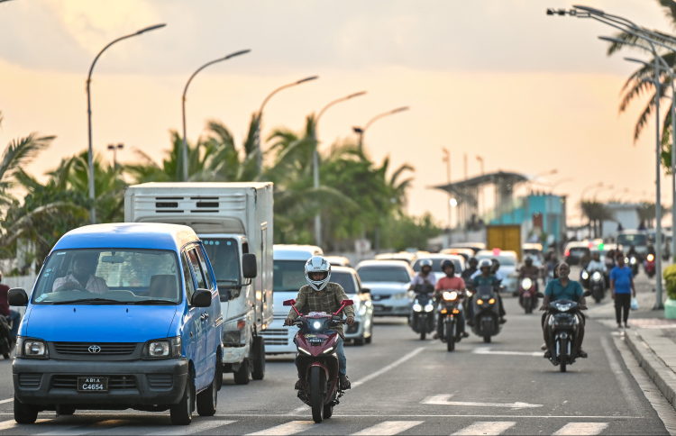 ލައިސަންސްގެ ތިއަރީ އިމްތިހާނު ހެދުން މިނިސްޓްރީގައި