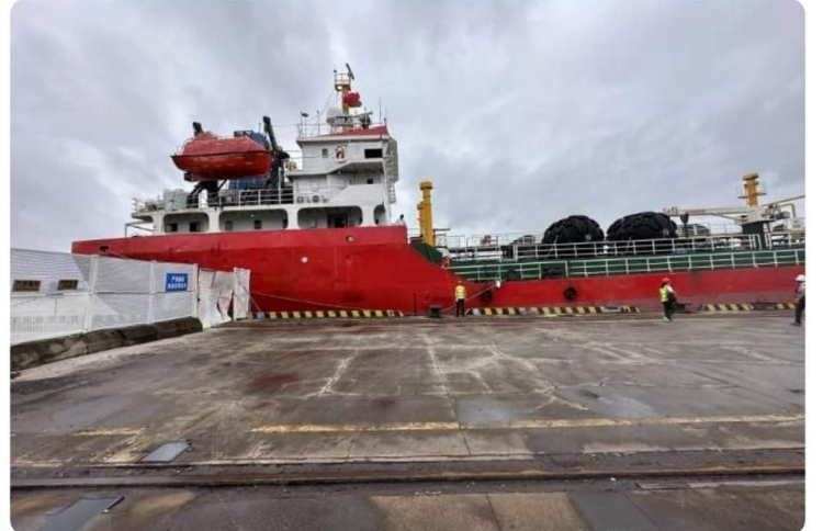 ވޯޓާ ބަންކަރިންގެ ހިދުމަތް ހޯދަން ޕެނަމާގެ ބޯޓެއް