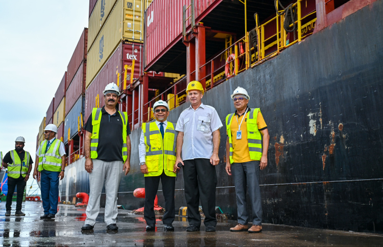 މަހަކު ގެންނަ ކޮންޓެއިނާ 6،000 އަށް އިތުރުވާނެ