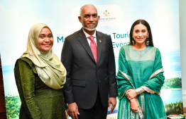 President and First Lady pose for a picture with Bollywood actress Karishma Kapoor at an event in Mumbai to promote tourism and business in Maldives. --- Photo: President's Office