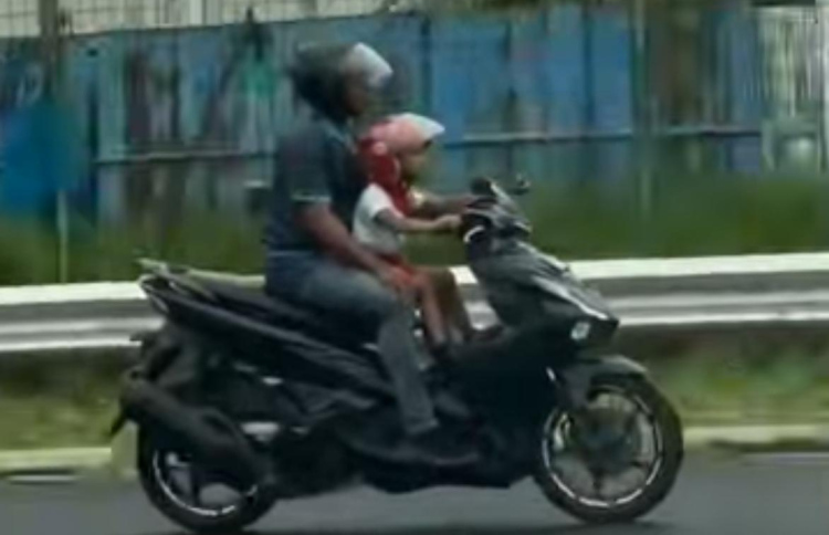 ކުއްޖަކަށް ހުންގާނު ދީގެން ދުއްވީ ސިފައިންގެ މީީހެއް