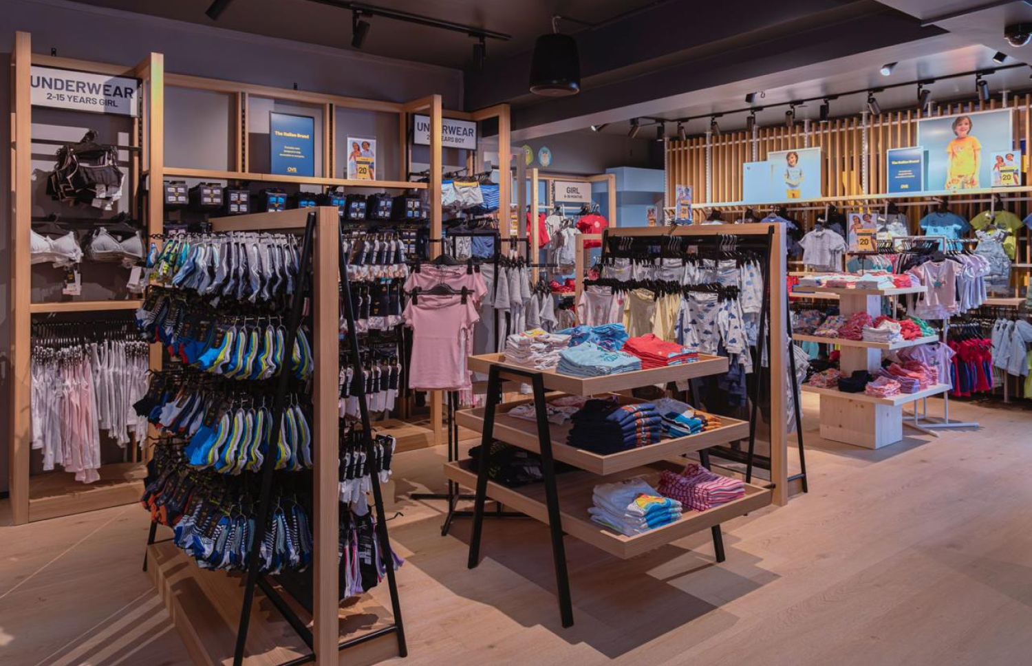 އޯވީއެސް ފިހާރައިގައި ވިއްކަން ބަހައްޓާފައި ހުރި ބައެއް އައިޓަމްތައް