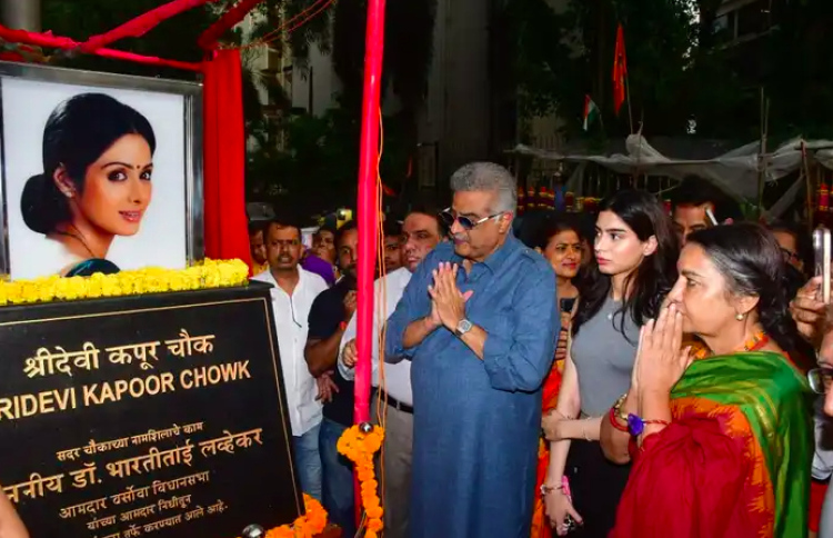 ސްރީދޭވީގެ ހަނދާނުގައި މޮނިއުމެންޓެއް ބަހައްޓައިފި