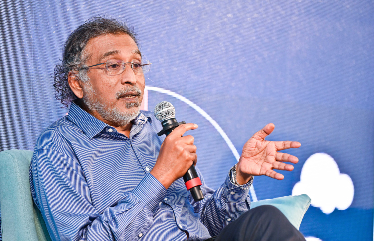 މިިފްކޯގެ ސީއީއޯގެ އެޑްވައިޒަރަކަށް އާތިފް