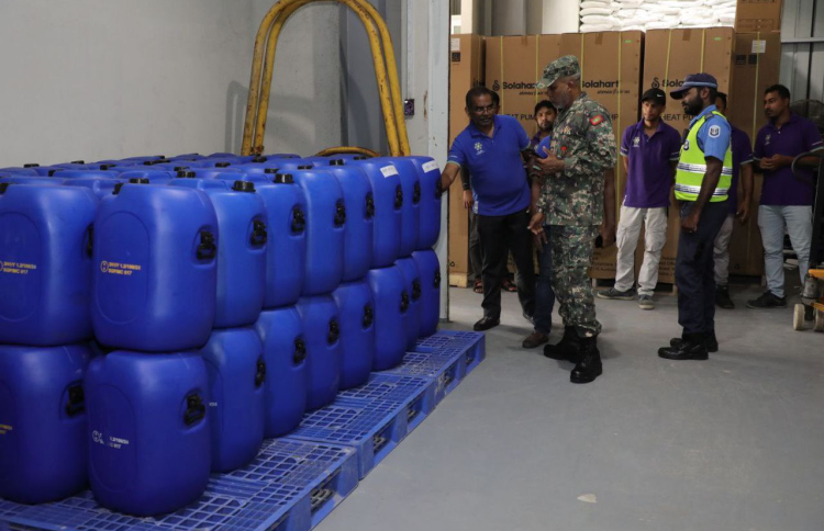 ނުރައްކާތެރި ކެމިކަލް ގެންގުޅޭ 206 ތަނެއް މާލޭގައި!