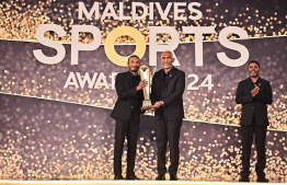 Best male athlete award was presented to TT athlete Mohamed Shaffan Ismail, by President Dr. Mohamed Muizzu -- Photo: Fayaz Moosa | Mihaaru