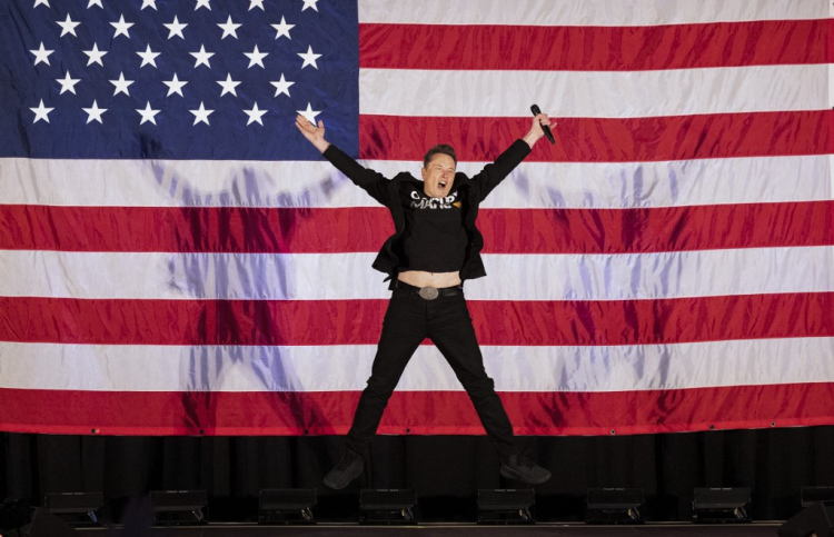 މަސްކް ކޮންމެ ދުވަހަކު އެއް މިލިއަން ޑޮލަރު ދެނީ!