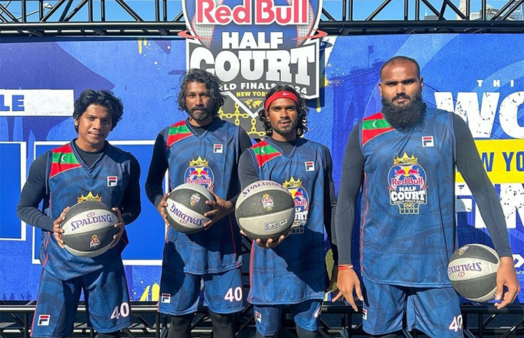 އަންރޭންކްޑް އިން އެމެރިކާގައި އަމާޒަށް ވާސިލުވެއްޖެ