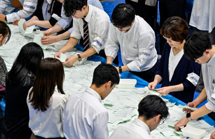 ޖަޕާނުގެ މަޖިލީހަށް ރެކޯޑް އަދަދަކަށް އަންހެނުން