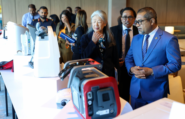 ބޯޑަރުގައި ބޭނުންކުރަން ސިއްހީ ސާމާނު ހަދިޔާ ކޮށްފި