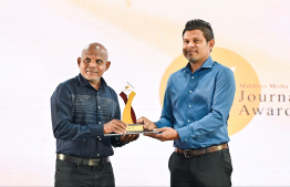 VP Hussain honors Dhauru News editor Moosa Latheef with Lifetime Achievement Award for journalism -- Photo: Fayaz Moosa