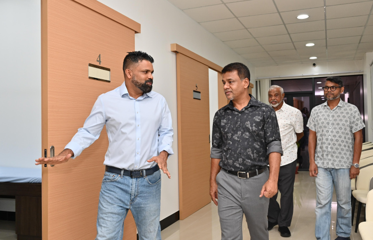 "ސަރުކާރުގެ ސިޔާސަތަކީ އަމިއްލަ ތަންތަނަށް އެހީވުން"