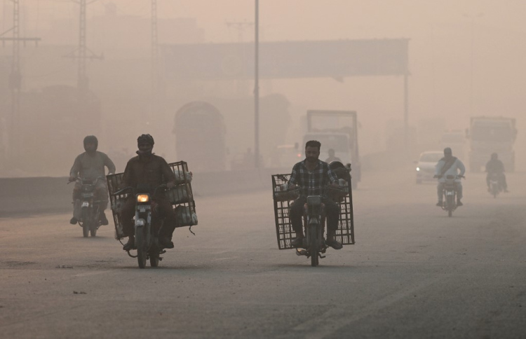 ވައި ނުސާފުވެގެން ޕާކިސްތާނުގައި ސްކޫލްތައް ބަންދު