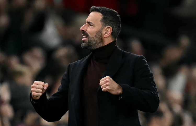 ޔުނައިޓެޑްގެ ދާއިމީ ކޯޗުކަން ކުރަން ނިސްޓެރޫއީ ބޭނުންވޭ