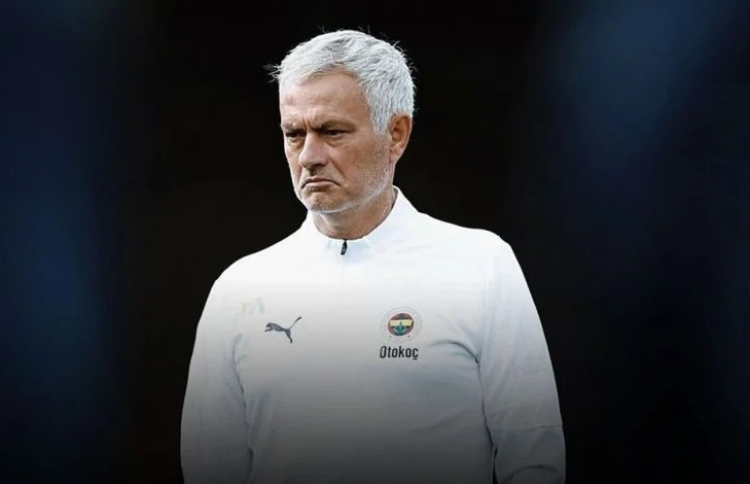 ތުރުކީ ރެފްރީން ކުށްވެރި ކުރުމުން މޮރީނިއޯ އަށް އަދަބު